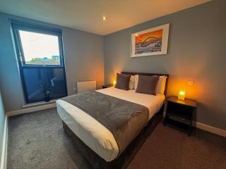 Modern 3 Bed Quayside Apartment RIVER VIEWS - 1