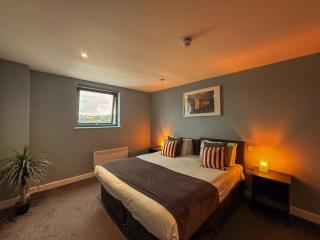 Modern 3 Bed Quayside Apartment RIVER VIEWS - 3