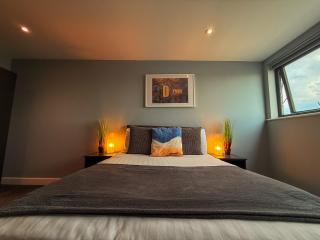 Modern 3 Bed Quayside Apartment RIVER VIEWS - 7