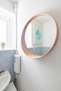 Naphtali Suite I Stylish 1BR Apartment I Sleeps 3 I Near Gavin and Stacey House I Barry High Street I Barry Train Station I Barry Island I WiFi I Parking and Easy Cardiff Access - 8