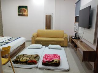 Radiant Hotel and Banquet Noida - 6