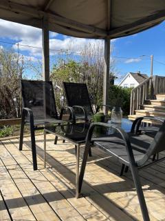 Centrally located, 3 bedrooms, garden, parking and fast WiFi - 4