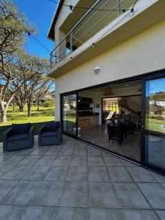 Acacia House - 8