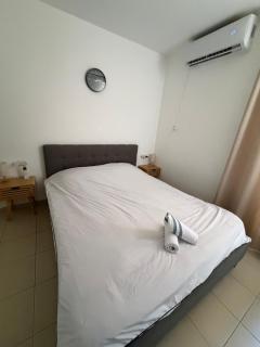 Room 805 - 7