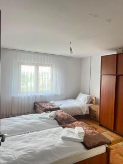 Albanica Guesthouse - 2
