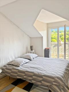 Appartement lumineux sous les toits -vue rivière - 9