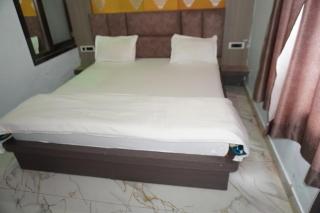 Hotel Shri Girdhari Palace and Restaurant - 6