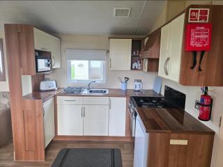 Caravan 5 - Blackmoor Farm Near Tenby - 4