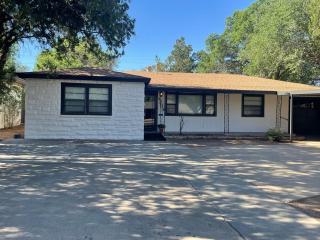 Home near Texas Tech and Medical Centers - 8