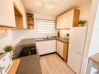 Beach Cottage 6 - Bright & Modern By the Sea - 3