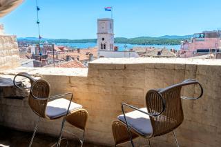 LUXE LOFT 3BR Apartment with beautiful view by Irundo - 1
