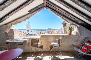LUXE LOFT 3BR Apartment with beautiful view by Irundo - 7