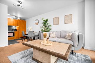 Stylish Apartment - City Centre - Parking & Balcony - Netflix 351CP - 1