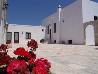 Hotel Masseria Fortificata Donnaloia - 2