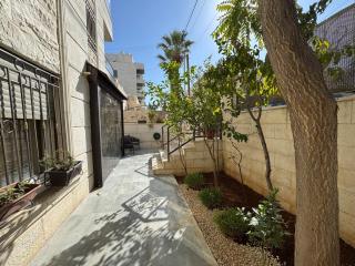 Modern 2BR Apartment in Prime Location - 9