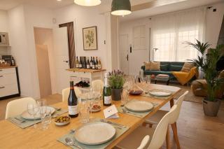 Family Home 3 mins Walk Beach & Village - 7