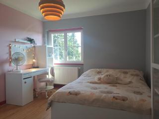 3Bd property with private, gated garden and parking - 3