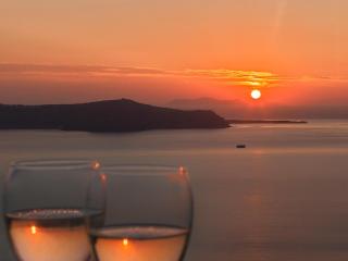 Tatakis Design Hotel With Rooftop Caldera Views - 7