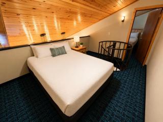 Round Barn Lodge - 5