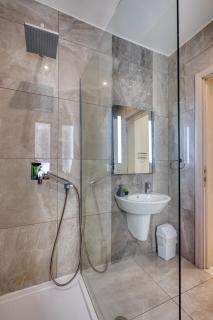 Spinola 2BR Retreat, close to sea, restaurants & cafés - 5