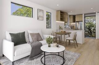 Luxury Riverside Townhouse - Walk to Stadium - CBD - 3