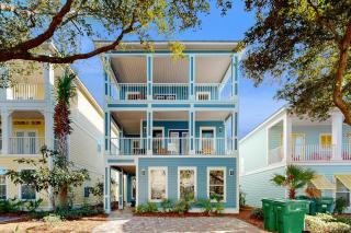Gorgeous multi-level home with pool hot tub & two balconies - dog-friendly - 7