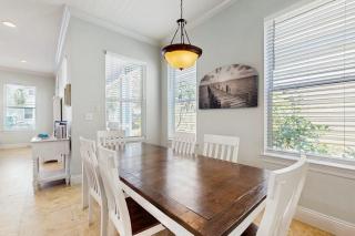 Gorgeous multi-level home with pool hot tub & two balconies - dog-friendly - 4