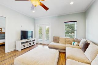 Gorgeous multi-level home with pool hot tub & two balconies - dog-friendly - 1