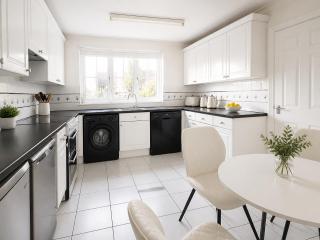 A Room in 4 Bedrooms Home at 34 Forge - 8