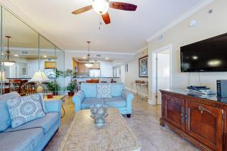 Gulf Front 4BR w Balcony Pool Hot Tub & W&D - 8