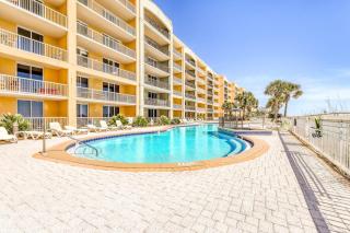 Gulf Front 4BR w Balcony Pool Hot Tub & W&D - 9