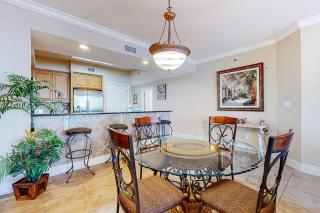 Gulf Front 4BR w Balcony Pool Hot Tub & W&D - 7