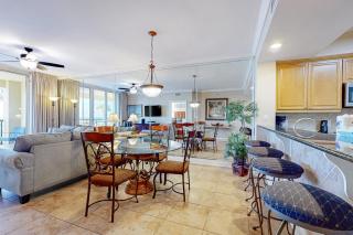 Gulf Front 4BR w Balcony Pool Hot Tub & W&D - 4