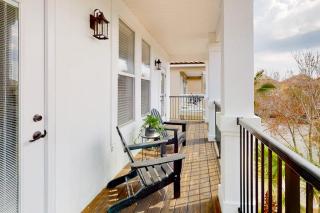 Dog-friendly home near beach with pool access two balconies wet bar & WD - 7