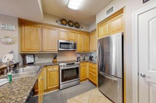 Gulf Front Condo Fun Amenities Nearby Shopping & Dining - 3