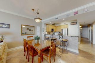Gulf Front Condo Fun Amenities Nearby Shopping & Dining - 5