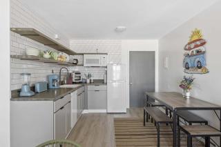 Town of Lewes penthouse with balcony beach access close to restaurants - 7
