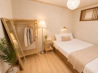 STAY H # Prime Location # 1 Stop to Seongsu # Lines 2,5 #Hongdae# Myeongdong# KSPO #DDP - Seul - 2