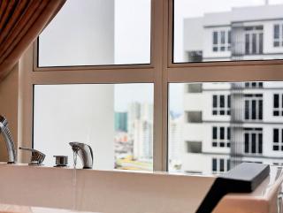 Trellis Luxury Jiacuzzi Unit - 3