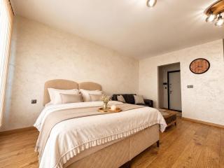 Diamond Casa 4 with Paid Private Parking - 8