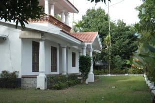 VJ Riverfront Villa - 6