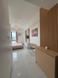 HLapuz Suites at ARC Towers Condominium - 4