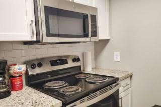 right 2Bed Apt Walk to NRG and TMC with Pool Gym - 2