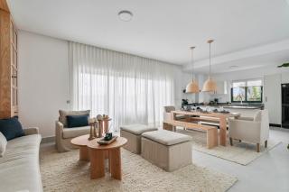 Best location Luxury 2BD with terrace in village - 8