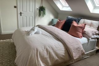 Studio Sleeps 2 with Parking and Garden - 7