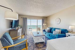 Fourth floor oceanfront studio w ocean views pool access central AC and WiFi - 0