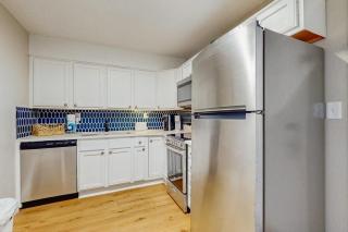 Fourth floor oceanfront studio w ocean views pool access central AC and WiFi - 3