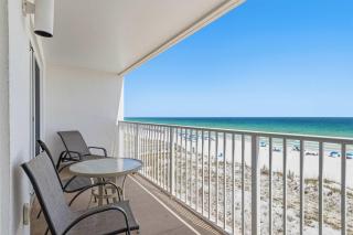 Dreamy island escape with beach access pool & complimentary seasonal beach service - 9