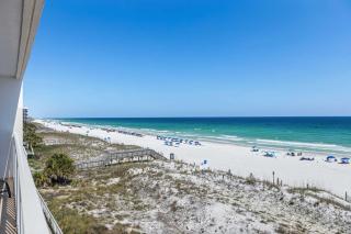 Dreamy island escape with beach access pool & complimentary seasonal beach service - 8