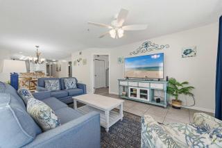 Dreamy island escape with beach access pool & complimentary seasonal beach service - 3